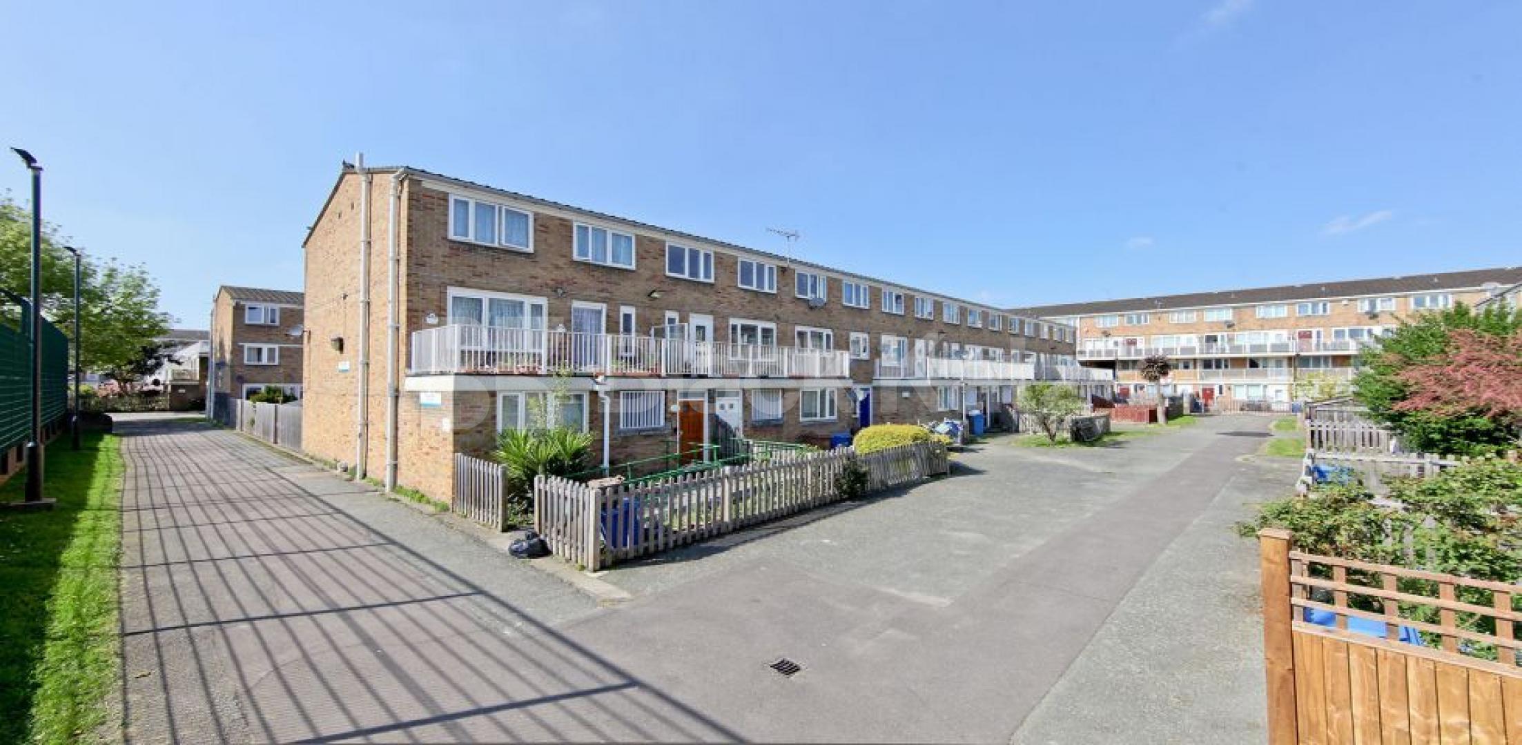 Duplex apartment with additional study room & hot water & heating included  Amina Way, Bermondsey